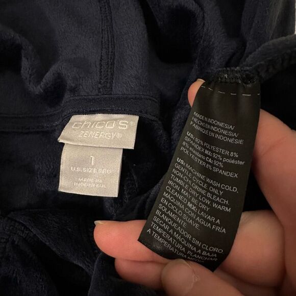 Chicos Zenergy Navy Blue Velvet Hooded Sweatshirt Size 1 (Medium) EUC - Picture 7 of 11